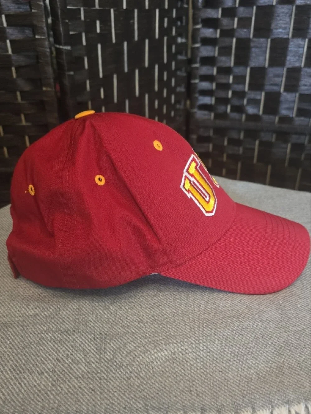 Captivating Headgear USC Red & Gold Baseball Cap, Adjustable, OS, EUC